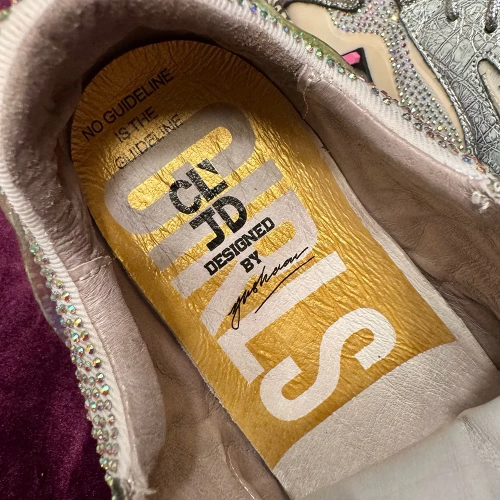 Stylish Silver Glitter Sneakers - Picture 6 of 7